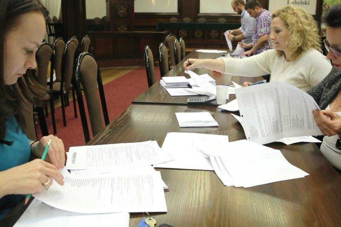 PiS wygrywa w w wyborach do sejmiku? "Różnica jest niewielka"