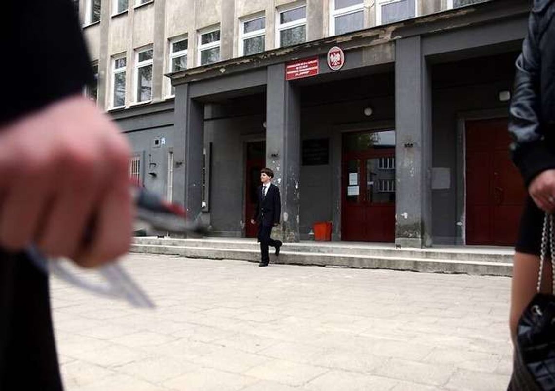 PiS zapowiada likwidację gimnazjów. Pracę straci 10 tysięcy nauczycieli? (SONDA)