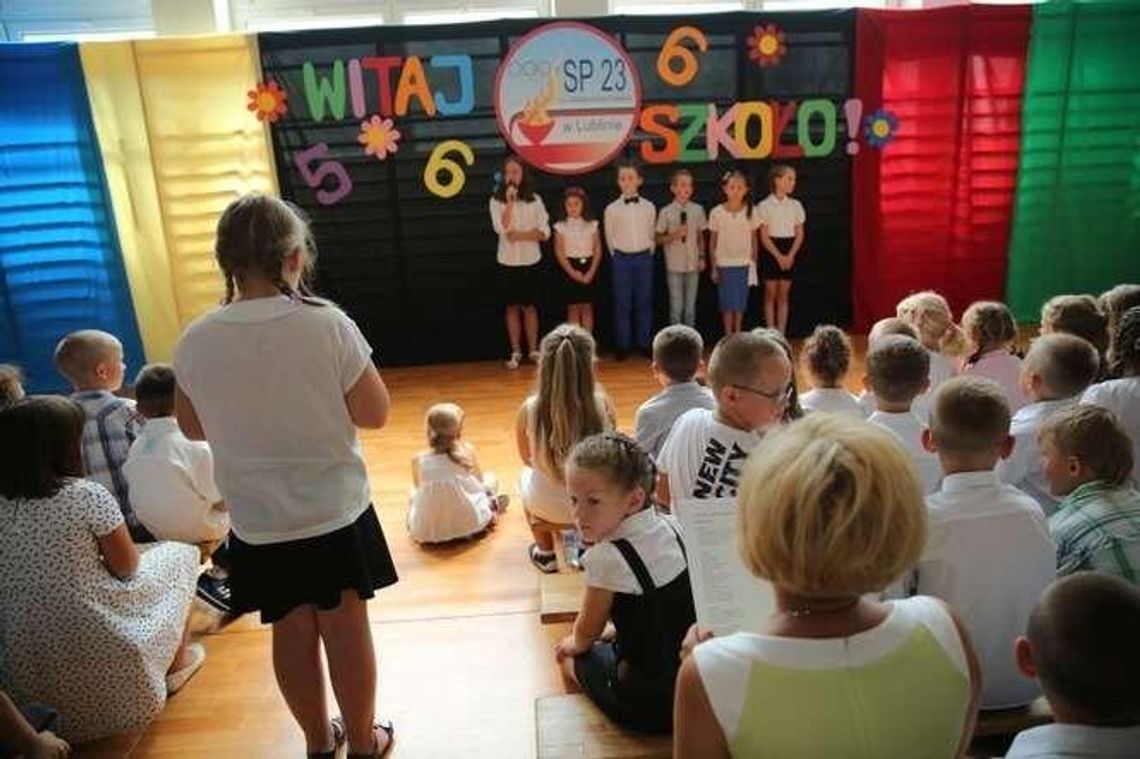 PiS zawrócił sześciolatki ze szkół. Co to oznacza dla rodziców?