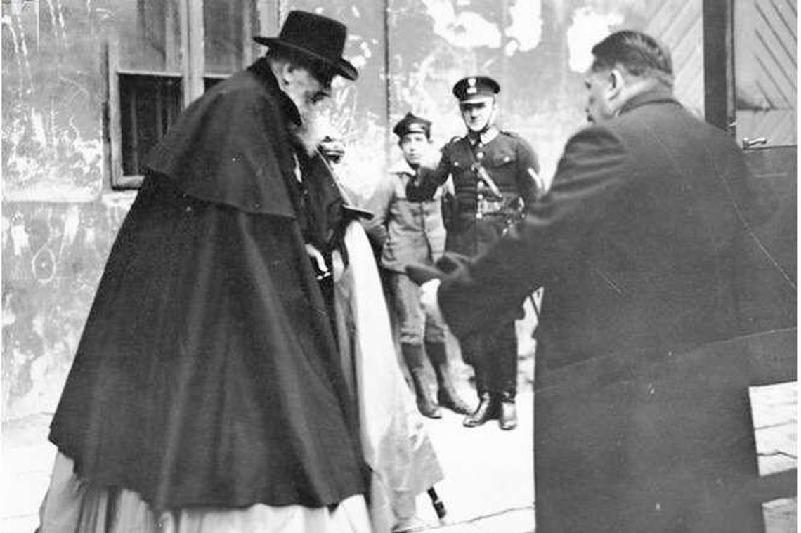 Piszą do papieża o abp. Szeptyckim: To nie święty, to diabeł! Piszą do papieża o abp. Szeptyckim: To nie święty, to diabeł!