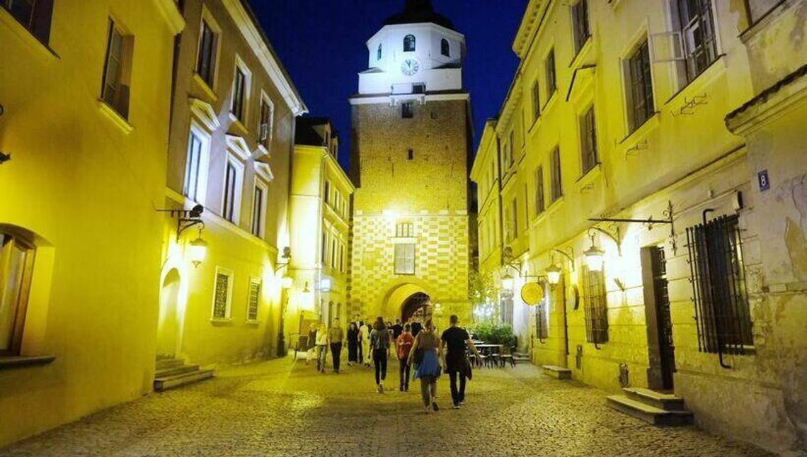 Piwo w Bramie Krakowskiej? Rozmowa z nieznajomym skończyła się bardzo źle