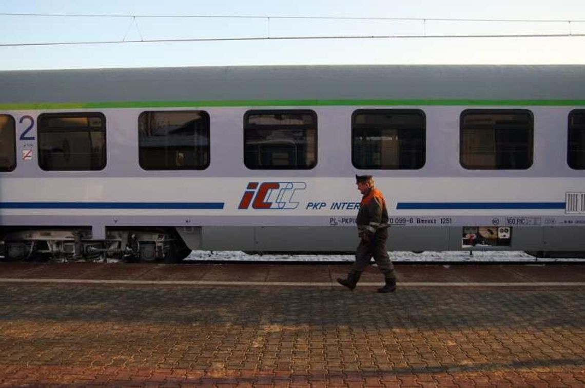 PKP Intercity wprowadza obowiązkowe miejscówki we wszystkich pociągach