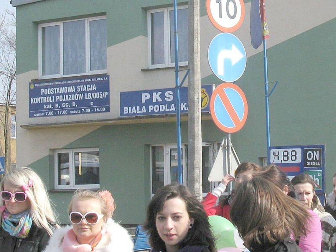 PKS w Białej Podlaskiej: Komunikacja na wstecznym biegu 