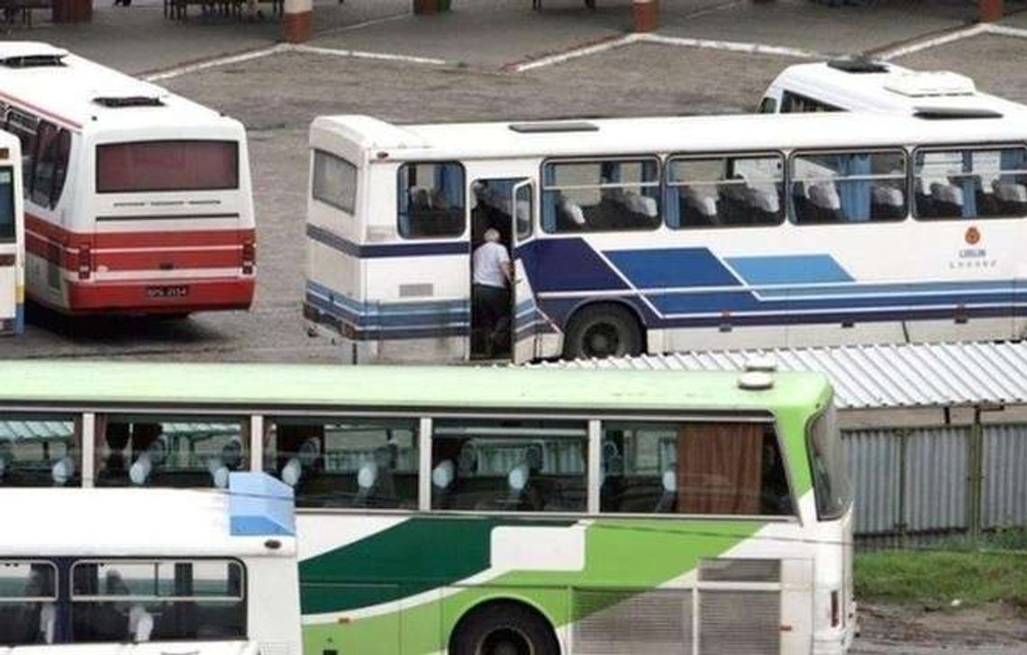 PKS Włodawa: Zwolnieni kierowcy czekają na pensje. Syndyk: "Wypłacę je co do złotówki"