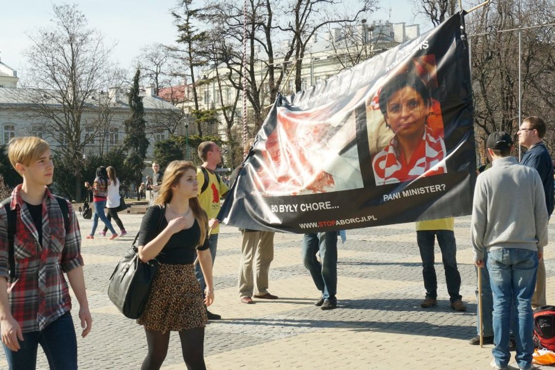 Pl. Litewski: Krwawa pikieta w obronie życia Pl. Litewski: Krwawa pikieta w obronie życia