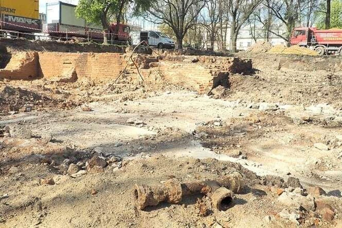 Plac Litewski: Miasto pokaże fundamenty cerkwi? Urzędnicy: "Rozważamy to" Plac Litewski: Miasto pokaże fundamenty cerkwi? Urzędnicy: "Rozważamy to"