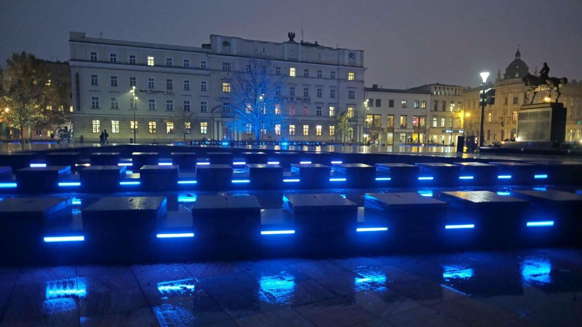 Plac Litewski na niebiesko. Ale pięknie! 