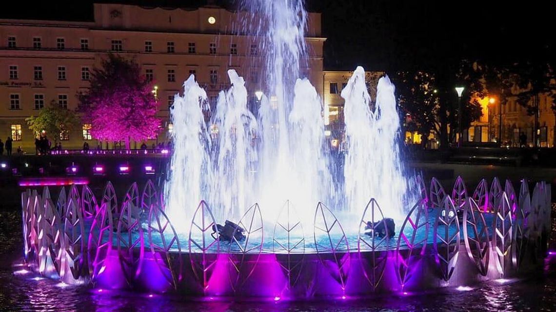 Plac Litewski na różowo. Chodzi o coś ważnego