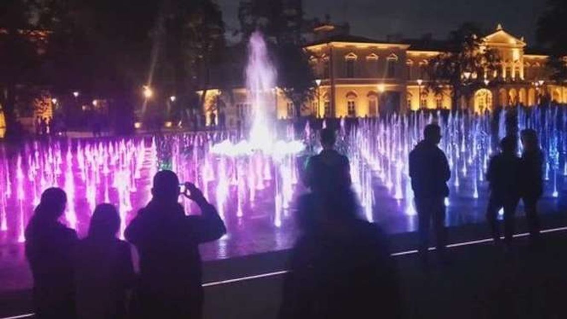 Plac Litewski: Pokazy fontanny multimedialnej w maju [harmonogram]