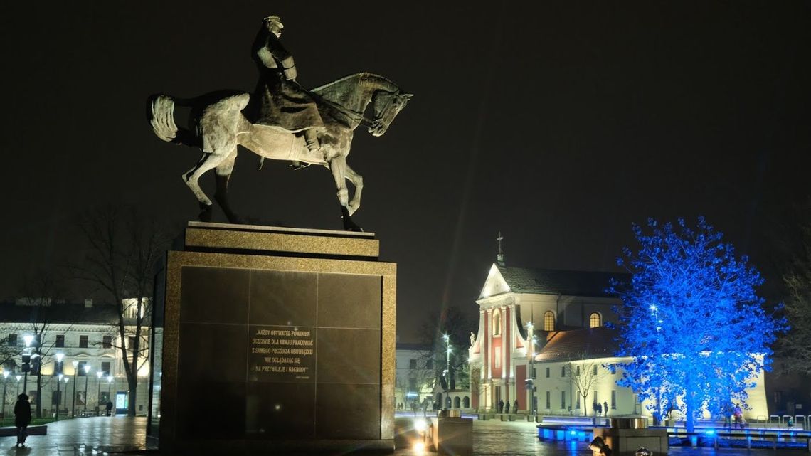 Plac Litewski świeci się drogo. To miliony złotych