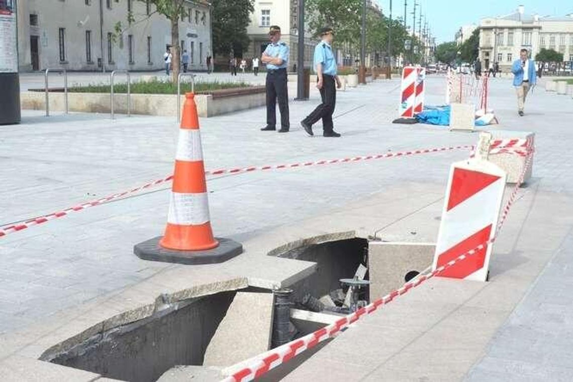 Plac Litewski: Zniszczone dwie fontanny w dwa tygodnie Plac Litewski: Zniszczone dwie fontanny w dwa tygodnie