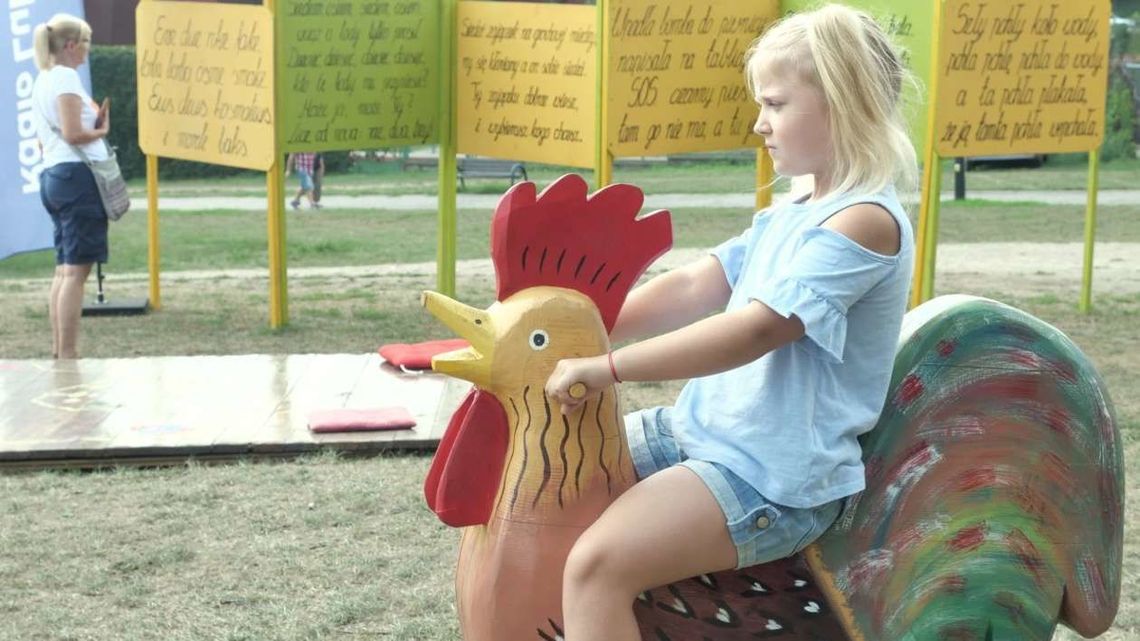 Plac zabaw już jest. Czekają jeszcze na trawę 