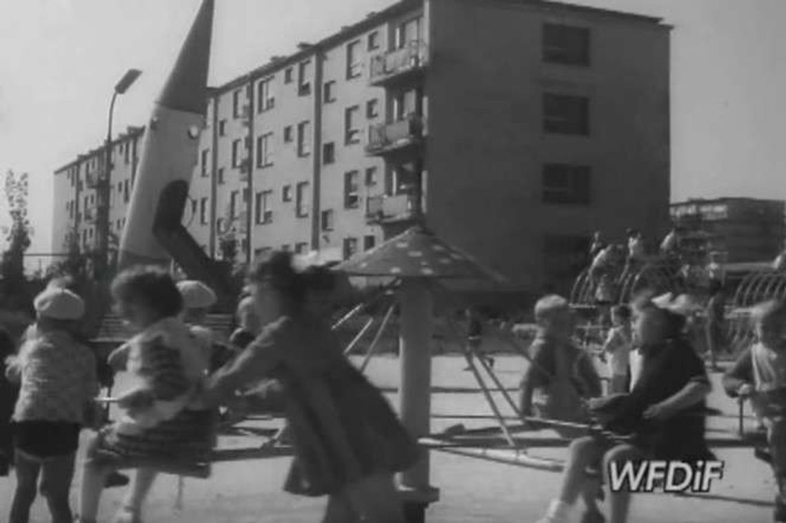 Plac zabaw z rakietą, wizyta w SP 29. Taki był LSM 54 lata temu Plac zabaw z rakietą, wizyta w SP 29. Taki był LSM 54 lata temu