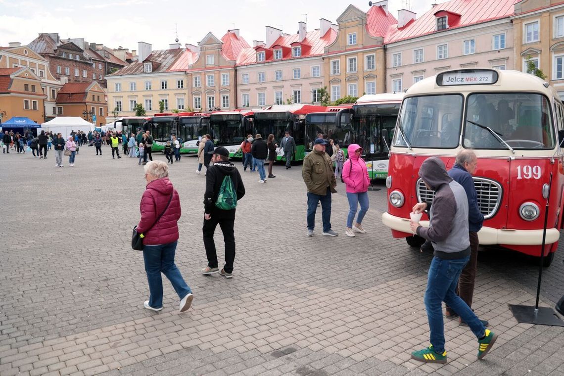 Plac Zamkowy zamieni się w minizajezdnię. MPK pokaże nowe autobusy, będzie też przejazd Ikarusem
