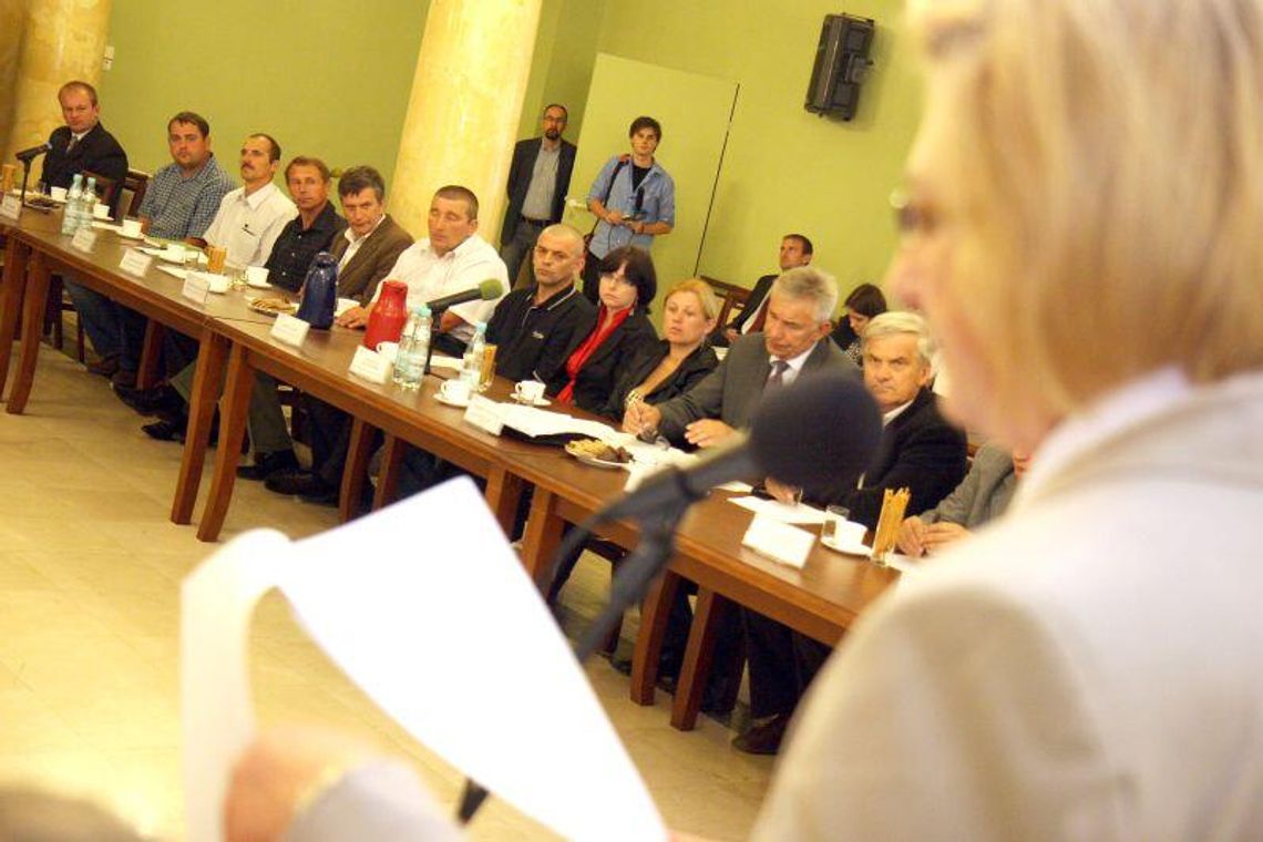 Plantatorzy rzepaku szukają pomocy u wojewody (wideo) Plantatorzy rzepaku szukają pomocy u wojewody (wideo)