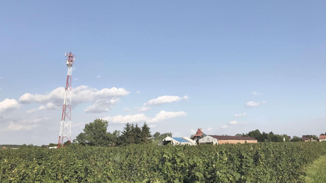 Play chce stawiać stację, mieszkańcy protestują. "Będzie zagrażać naszemu zdrowiu i życiu"