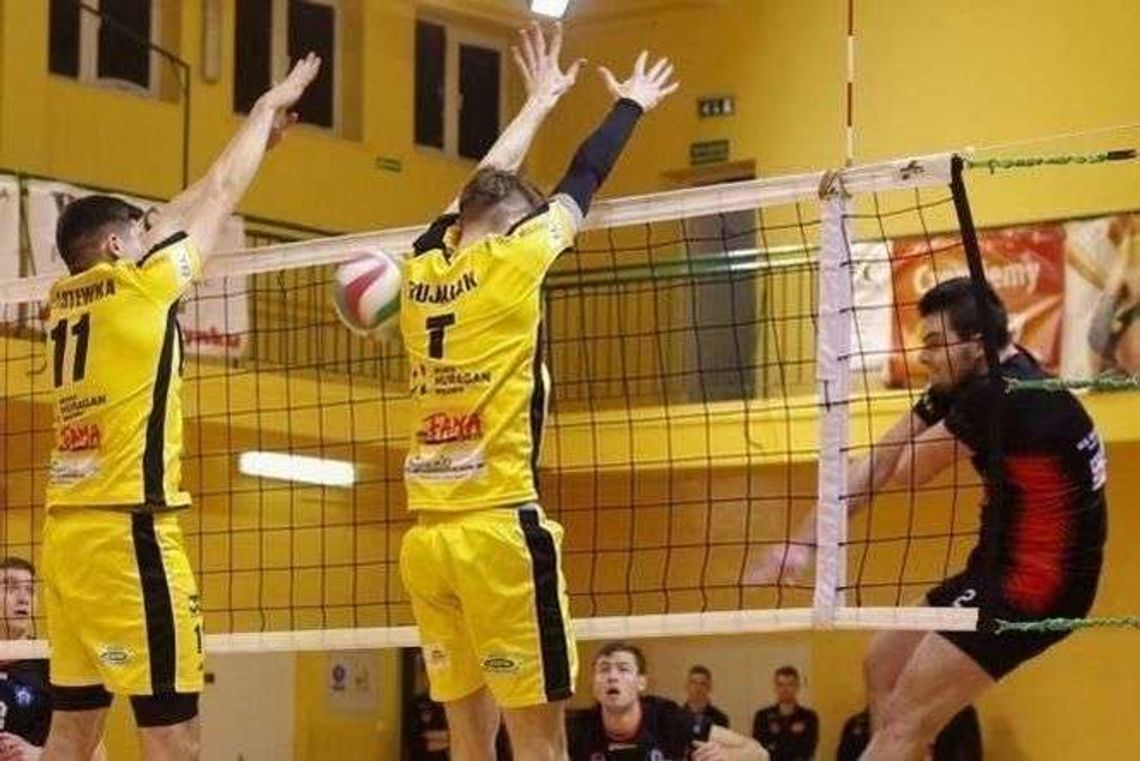 Play-offy oddalają się dla siatkarzy Huraganu