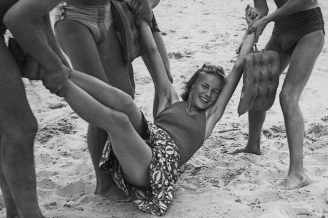 Plażowanie w stylu retro. Tak kiedyś wyglądały wakacje (zdjęcia)