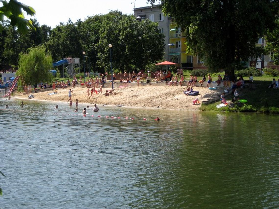 Plażowicze z wysypką, zakaz kąpieli w zalewie w Poniatowej Plażowicze z wysypką, zakaz kąpieli w zalewie w Poniatowej