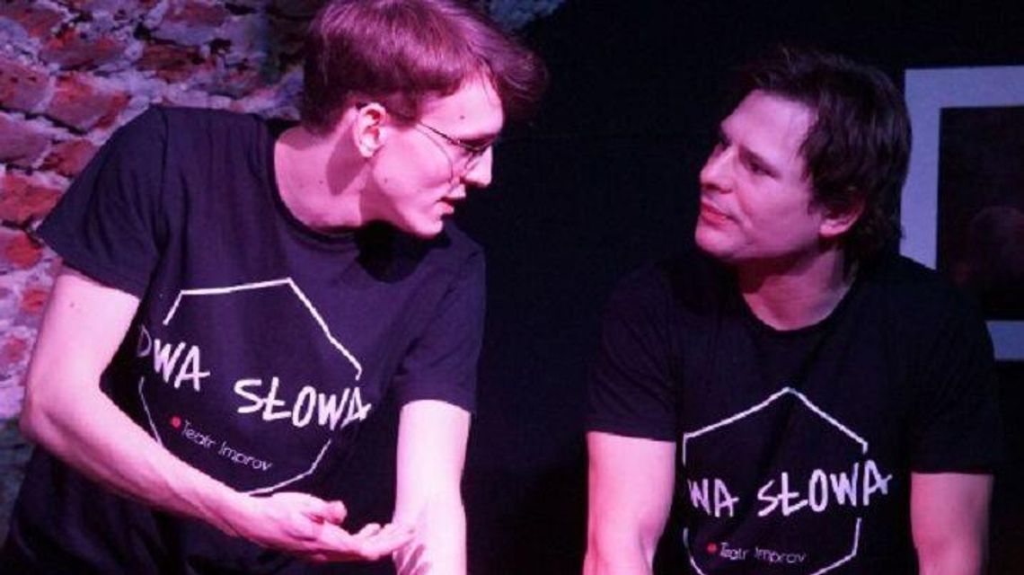 Plenerowa improwizacja w Wirydarzu Centrum Kultury Plenerowa improwizacja w Wirydarzu Centrum Kultury