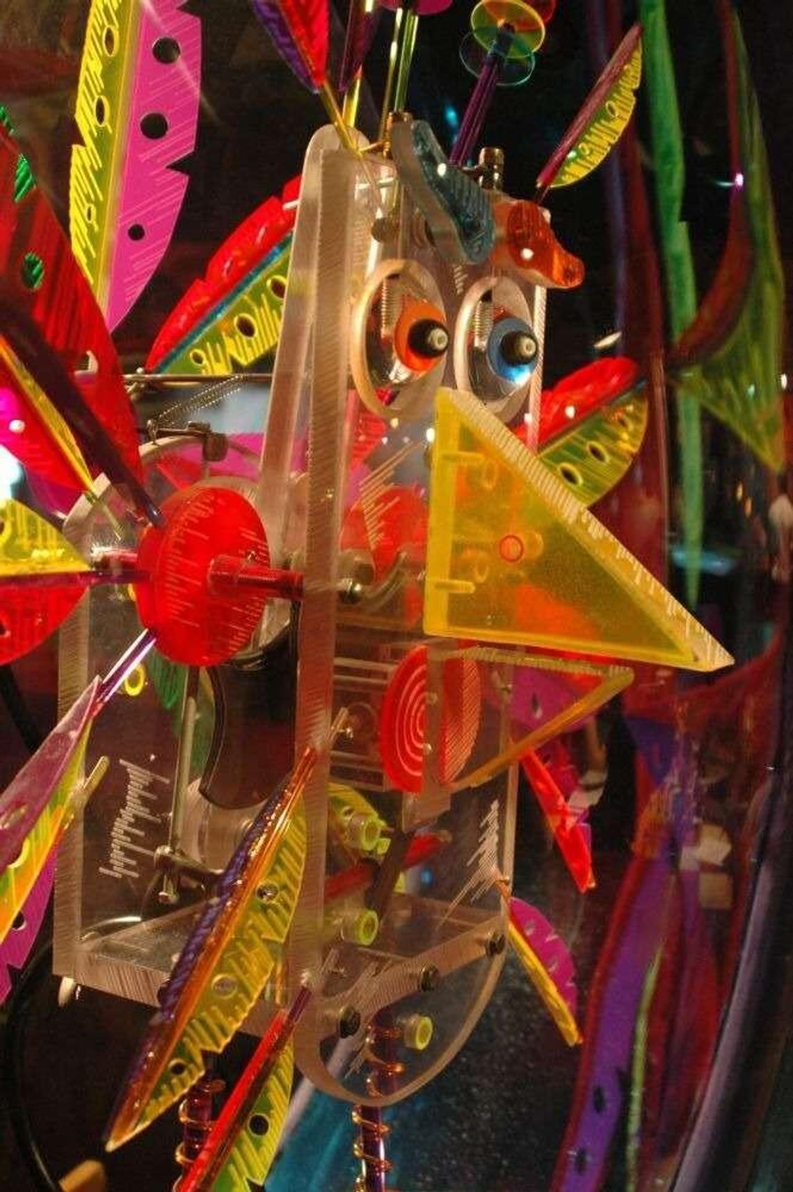 Plexi – bogaty świat kształtu i koloru