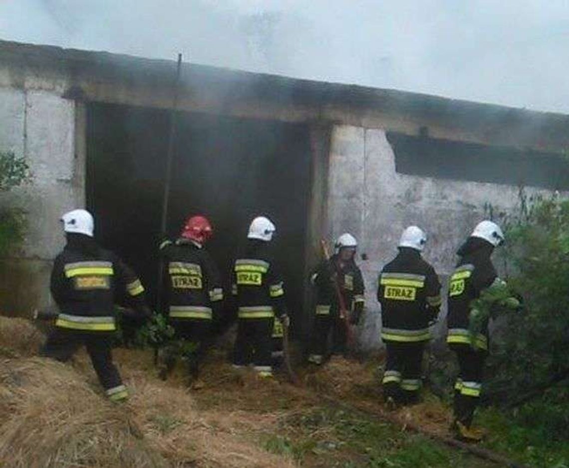 Płonął budynek. Strażacy gasili pożar przez 10 godzin