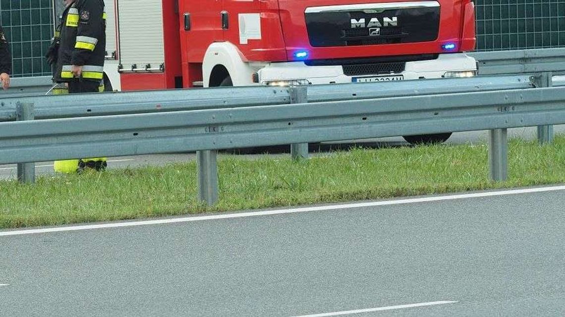 Płouszowice: Ciężarówka wywróciła się na obwodnicy Lublina