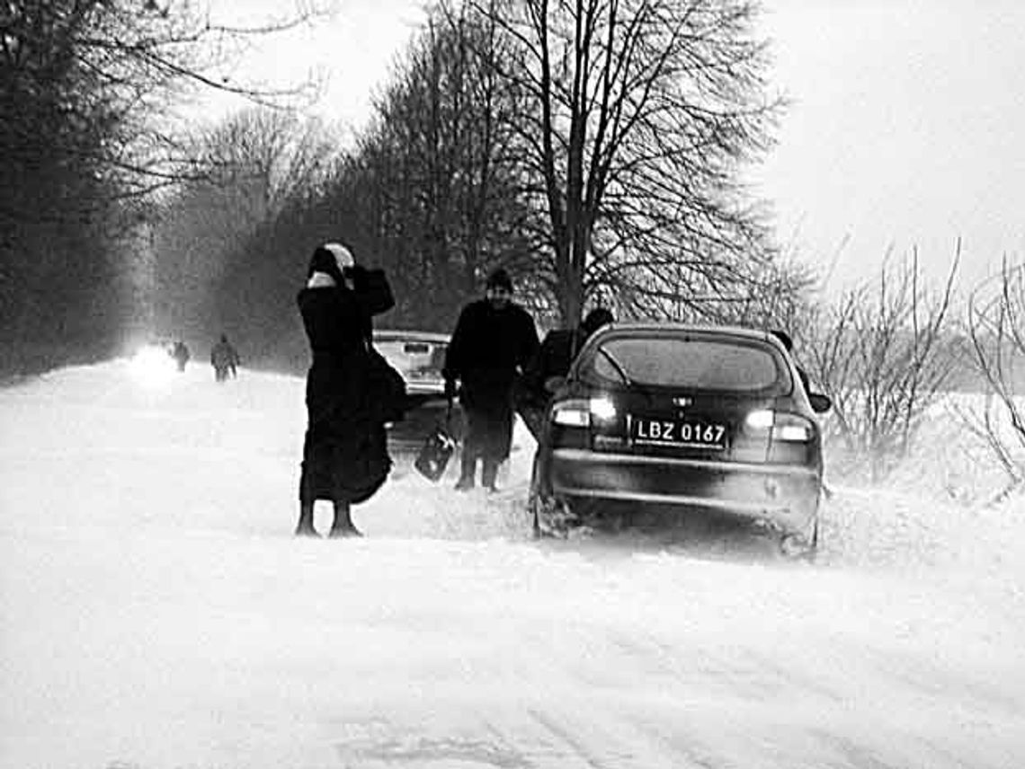 Pługi grzęzły w zaspach