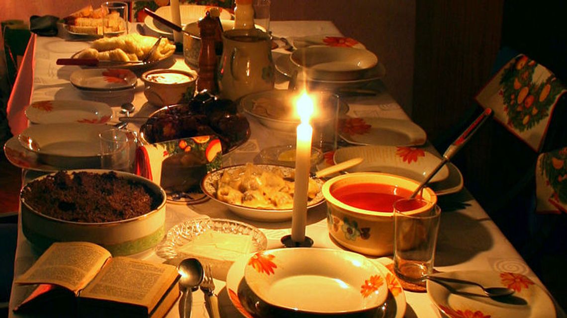 Plus pięć osób na Wigilii. Policja zapowiada, że przyjedzie na każde wezwanie