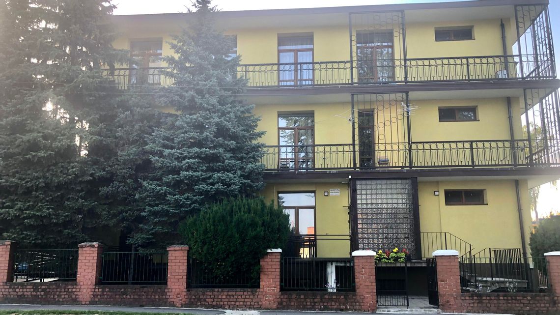 Pluskwy w schronisku. Bezdomni jeszcze bardziej bezdomni