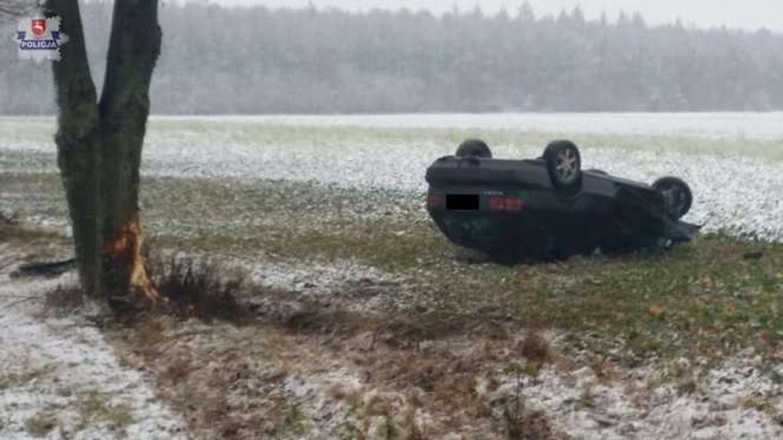 Pniówno: Volvo wypadło z drogi i dachowało Pniówno: Volvo wypadło z drogi i dachowało