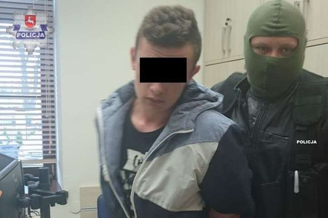 Po 2 latach rozwiązali sprawę brutalnego zabójstwa w Chomęciskach Małych. Uderzył pięścią w drzwi, to ich zdradziło Po 2 latach rozwiązali sprawę brutalnego zabójstwa w Chomęciskach Małych. Uderzył pięścią w drzwi, to ich zdradziło