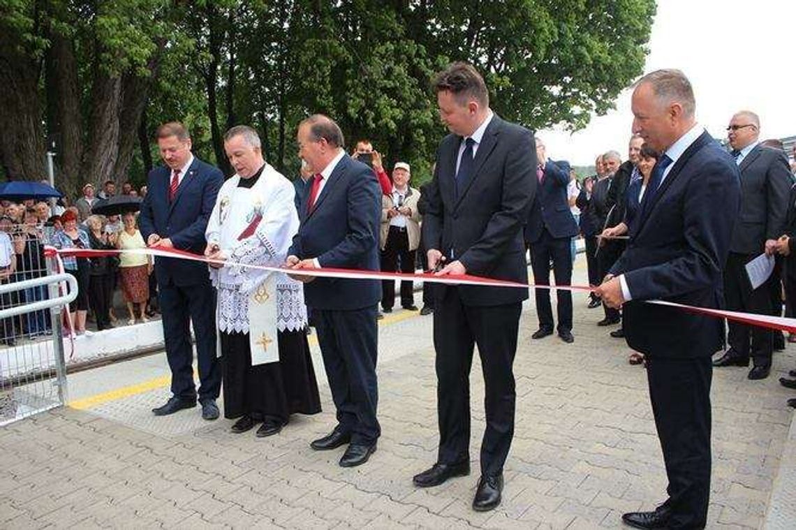 Po 20 latach przerwy pociąg znów zatrzymał się na tej stacji Po 20 latach przerwy pociąg znów zatrzymał się na tej stacji