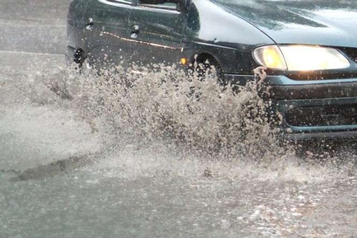 Po burzach zalana szkoła i stołówka. Jaka pogoda w weekend?
