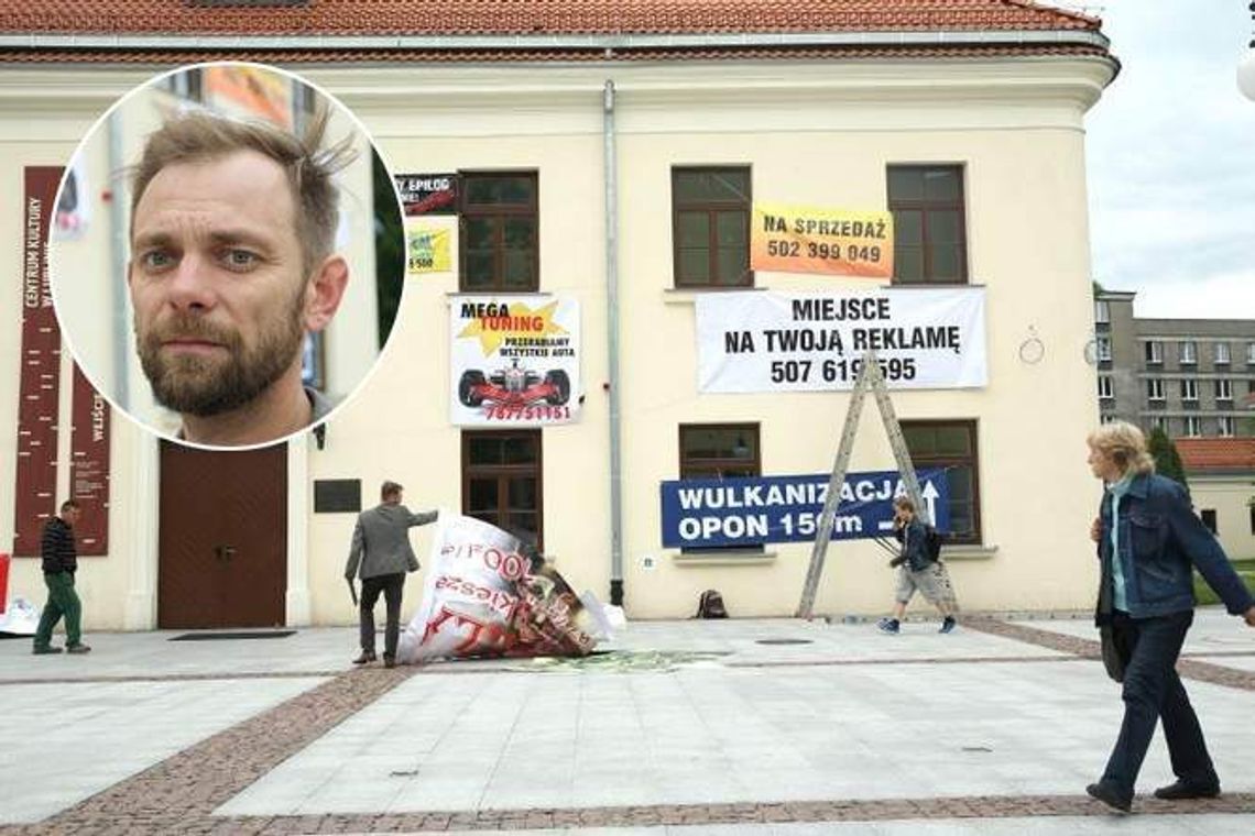 Po co Wojciech Januszczyk powiesił pstrokate reklamy na Centrum Kultury