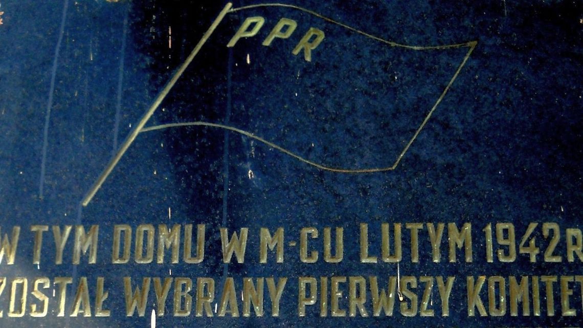 Po interwencji miasta usunięto "niesłuszną" tablicę, która wisiała na prywatnym domu Po interwencji miasta usunięto "niesłuszną" tablicę, która wisiała na prywatnym domu