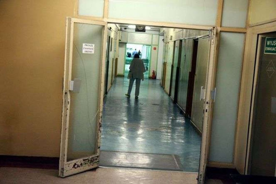 Po kontroli NIK w NFZ: Pieniędzy więcej, a kolejki do lekarzy i tak coraz dłuższe