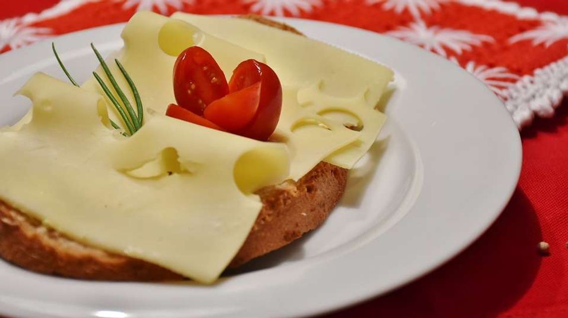 Po kontroli w Lubelskiem: Margaryna zamiast masła, a żółty ser wcale nie był serem Po kontroli w Lubelskiem: Margaryna zamiast masła, a żółty ser wcale nie był serem