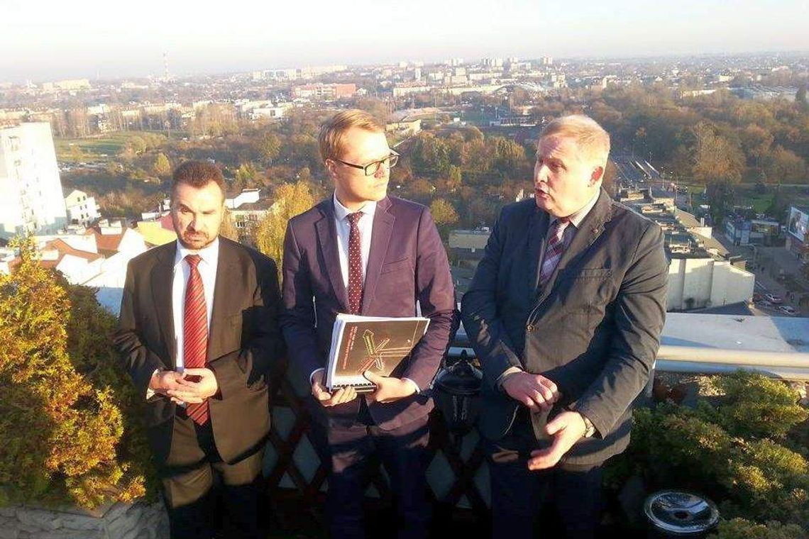 PO odpowiada PiS: To nieprawda, że nie ma strategii PO odpowiada PiS: To nieprawda, że nie ma strategii