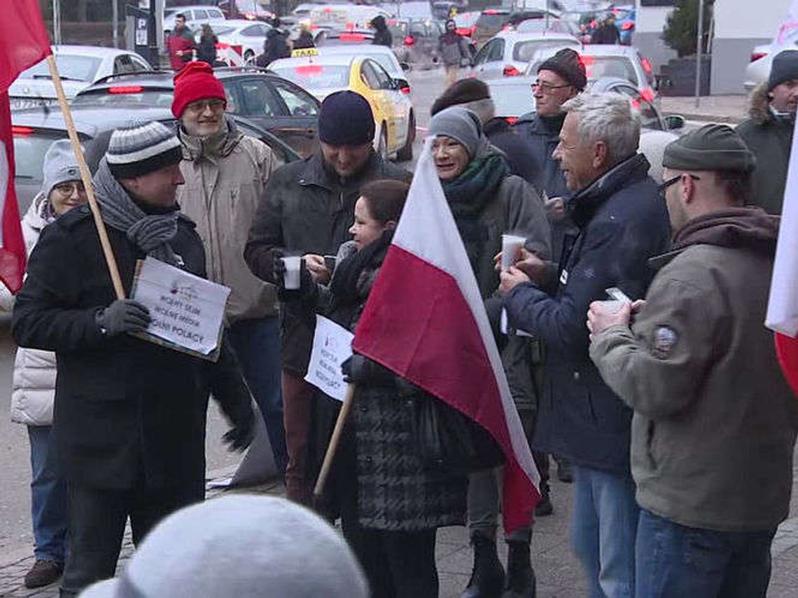 Po piątkowych wydarzeniach w Sejmie, manifestacje w miastach