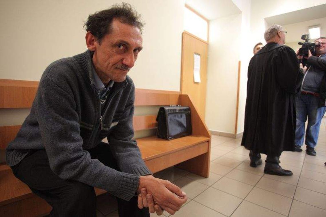 Po pijanemu cofał na polecenie policjanta. Sąd go uniewinnił