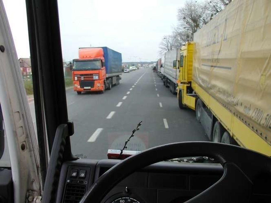 Po pijanemu kierował niesprawną ciężarówką