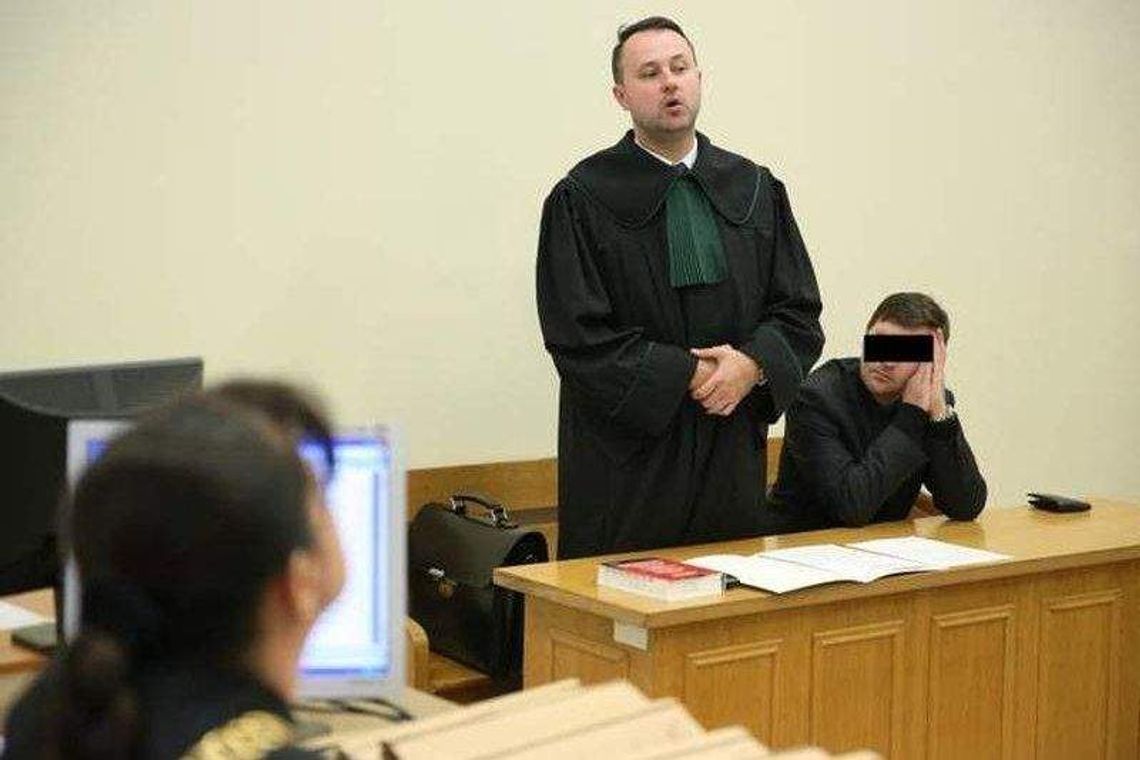 Po pijanemu wjechał w policjantów. Okulista unika sądu i Monaru