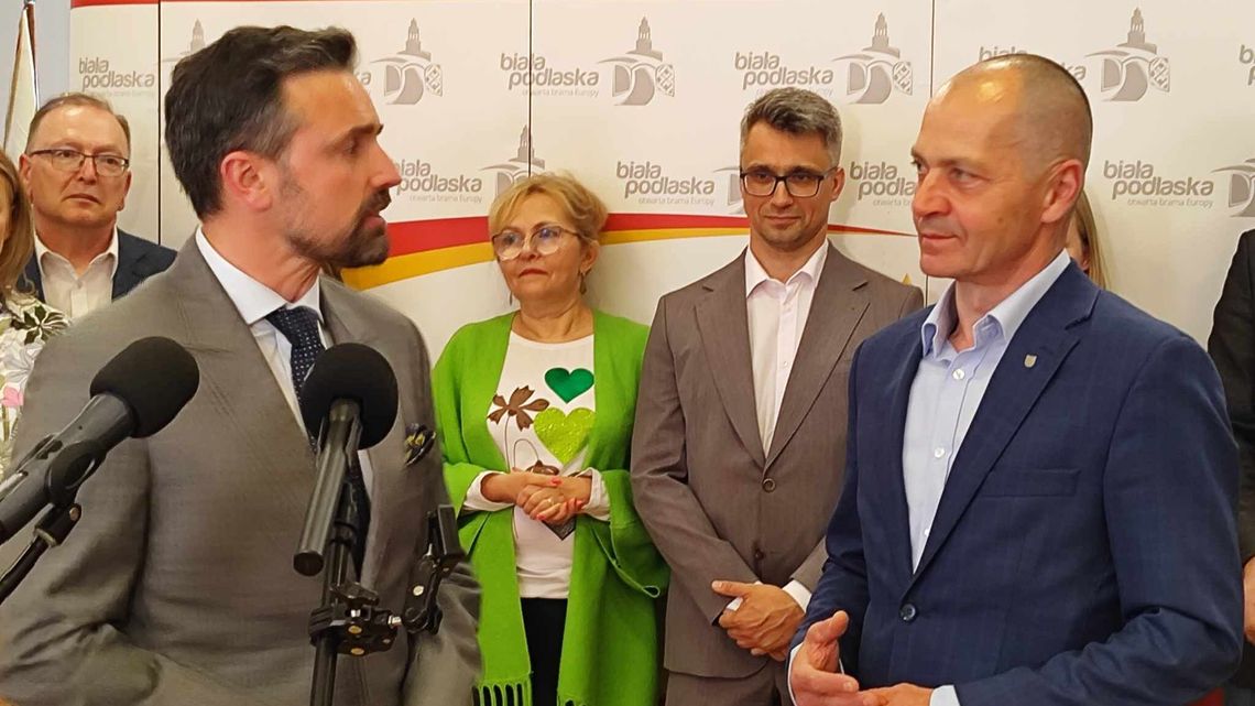 Po ponad pięciu latach zmienił urząd. U wojewody zarobi mniej niż u prezydenta Po ponad pięciu latach zmienił urząd. U wojewody zarobi mniej niż u prezydenta