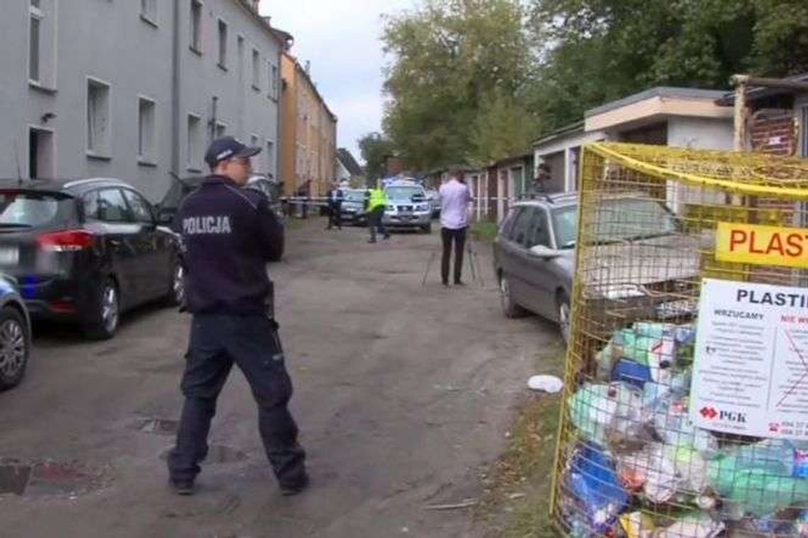 Po porodzie wyrzuciła dziecko przez okno. Noworodka znaleziono przy śmietniku Po porodzie wyrzuciła dziecko przez okno. Noworodka znaleziono przy śmietniku