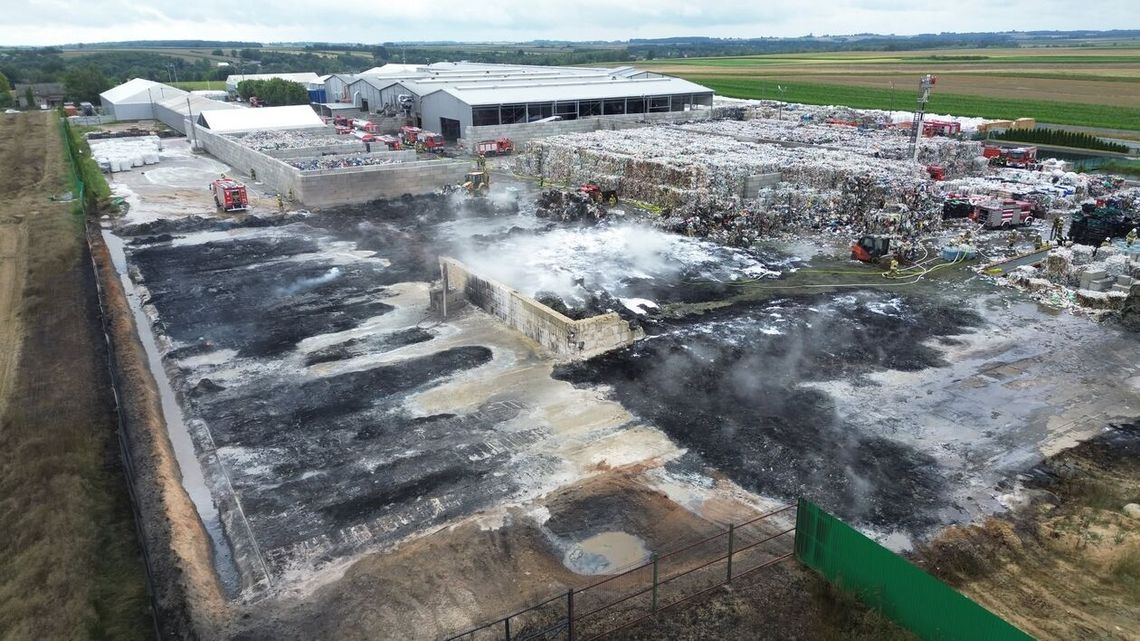 Po pożarze odpadów pod Kraśnikiem: zakład pracuje już normalnie 