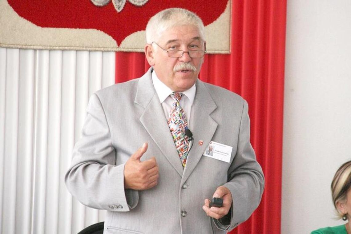 Po raz siódmy chcą odwołać przewodniczącego Rady Miasta