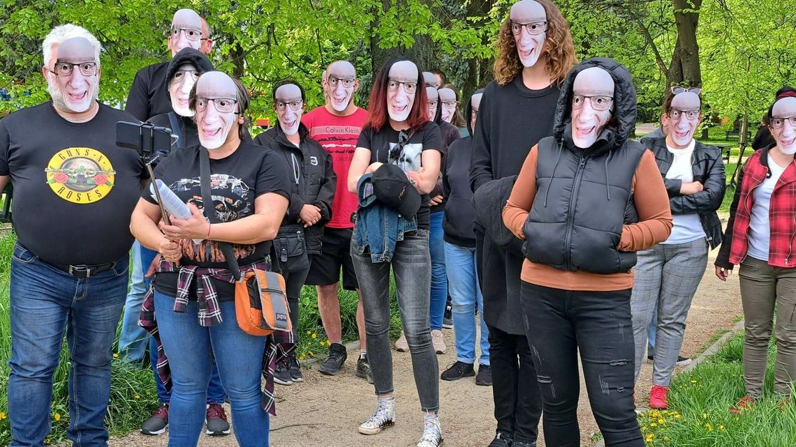 Po śmierci Eryka w Zamościu. Marsz Rodziców i... ludzi w maskach - twarz jednego mężczyzny