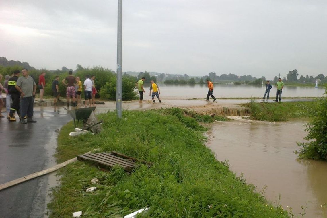 Po ulewie w Chrzanowie. Zalane drogi, podtopione gospodarstwa (zdjęcia)