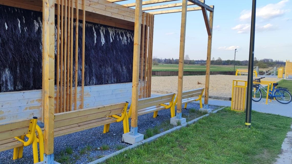 Po zimowej przerwie tężnia znowu częstuje solanką 